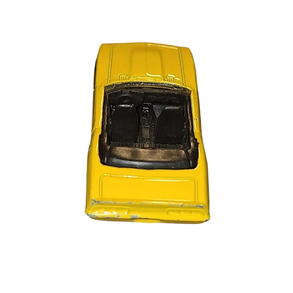 2011 Hot Wheels ‘69 Camaro SS Yellow Convertible Diecast Car 1:64